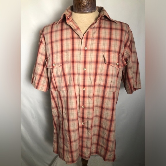 Mens Pink & Tan Short Sleeve Shirt. Size Medium. - Picture 1 of 6